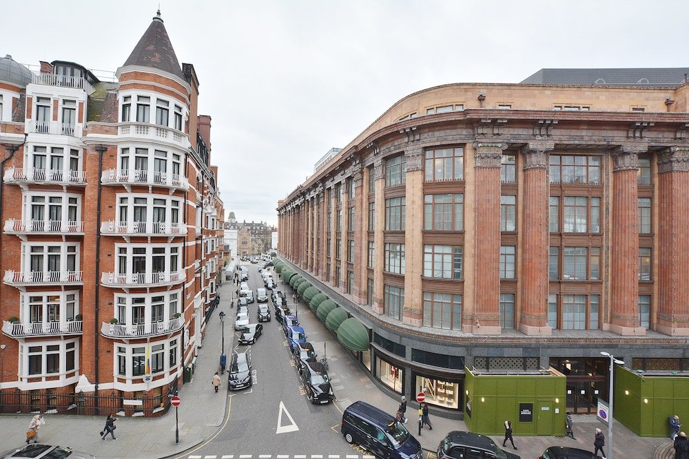 Фото Harrods Luxury Apartments