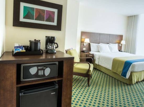 Фото Courtyard by Marriott Guayaquil