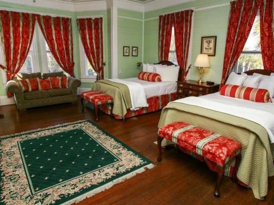 Фото Coombs Inn & Suites