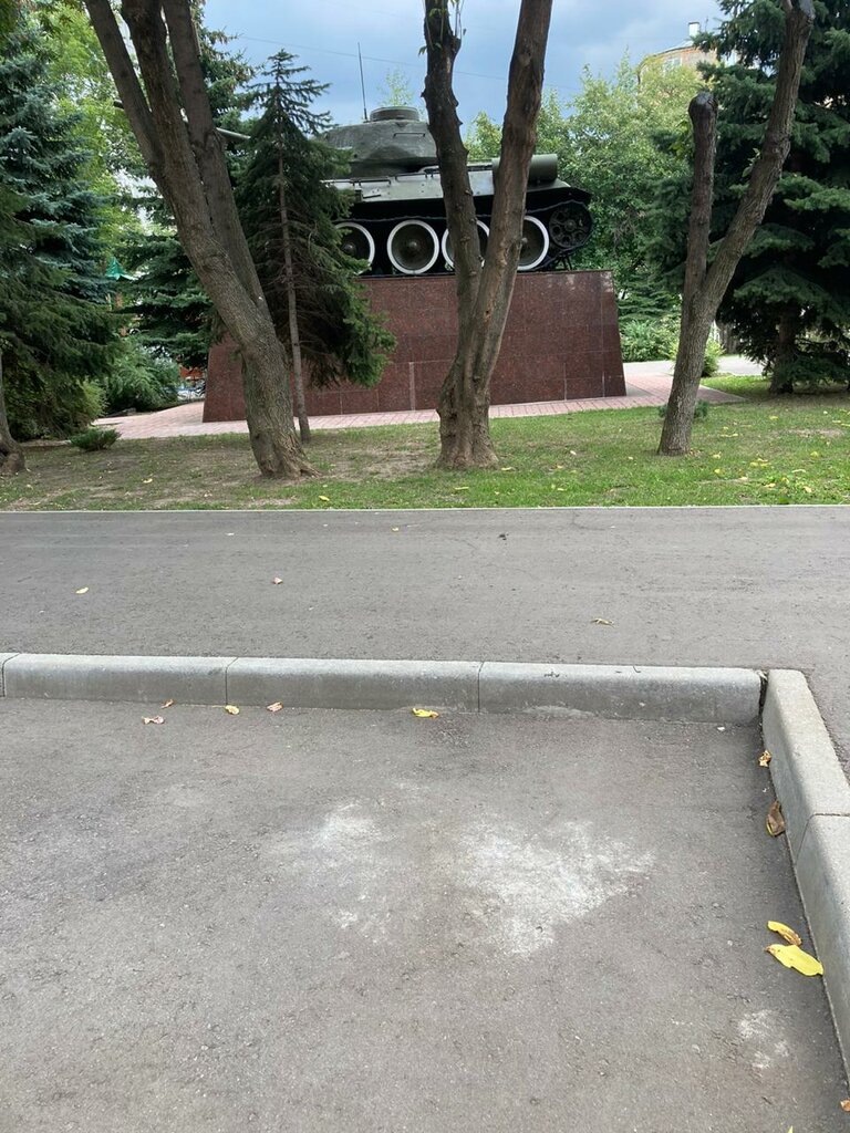 Monument to technology Танк Т-34-85 - памятник Великой Отечественной войны, Moscow, photo