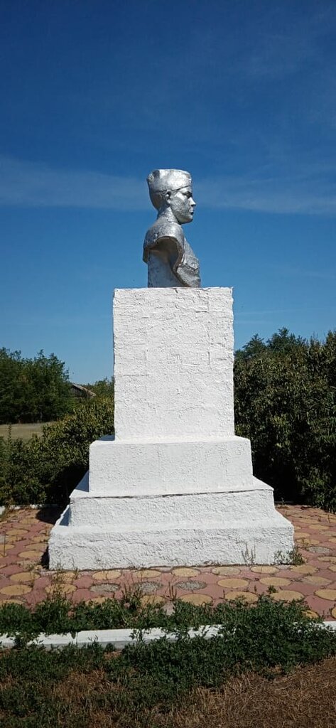 Monument, memorial Бюст Героя Советского Союза Ивана Степановича Гавва, Saratov Oblast, photo