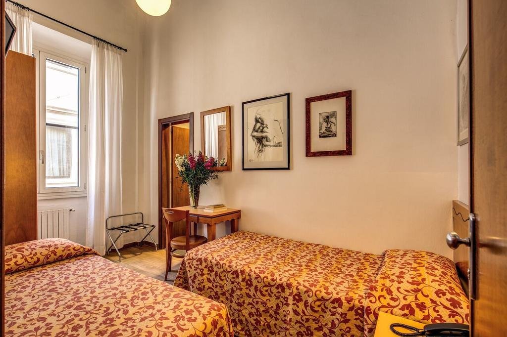 Фото Hotel Nuova Italia