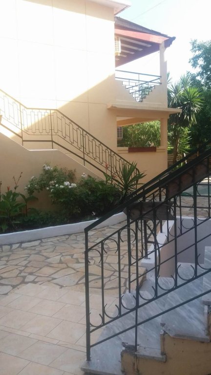 Фото Wilde Rose Hotel