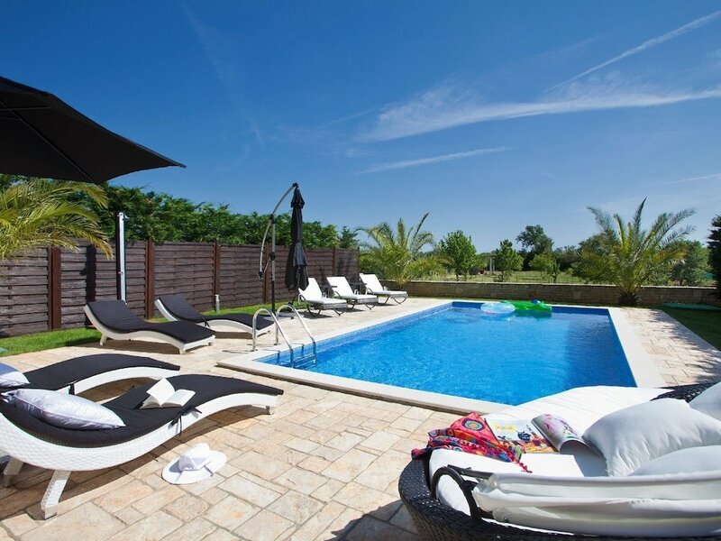 Гостиница Beautiful, Attractive Villa With Private Pool, Covered Terrace Near Porec