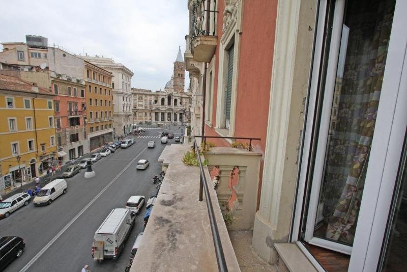 Фото Merulana Inn