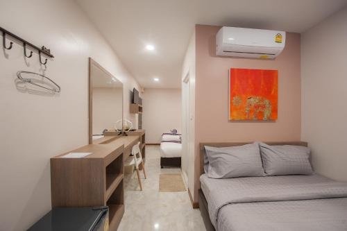 Фото The Moon Night Hotel