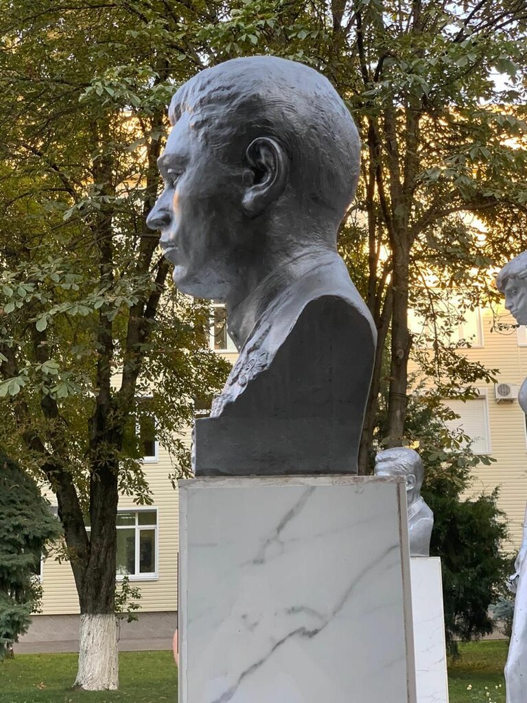 Monument, memorial Бюст Героя Советского Союза А.А. Ачмизова, Krasnodar, photo
