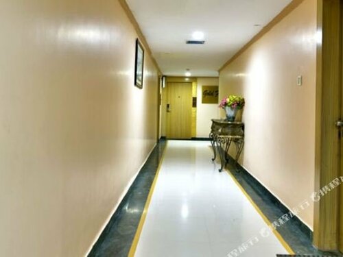 Внешний вид отеля The Senator Hotel в Калькутте, фото 3