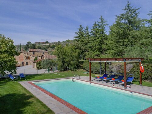 Гостиница Lovely Villa in Cortona With Swimming Pool