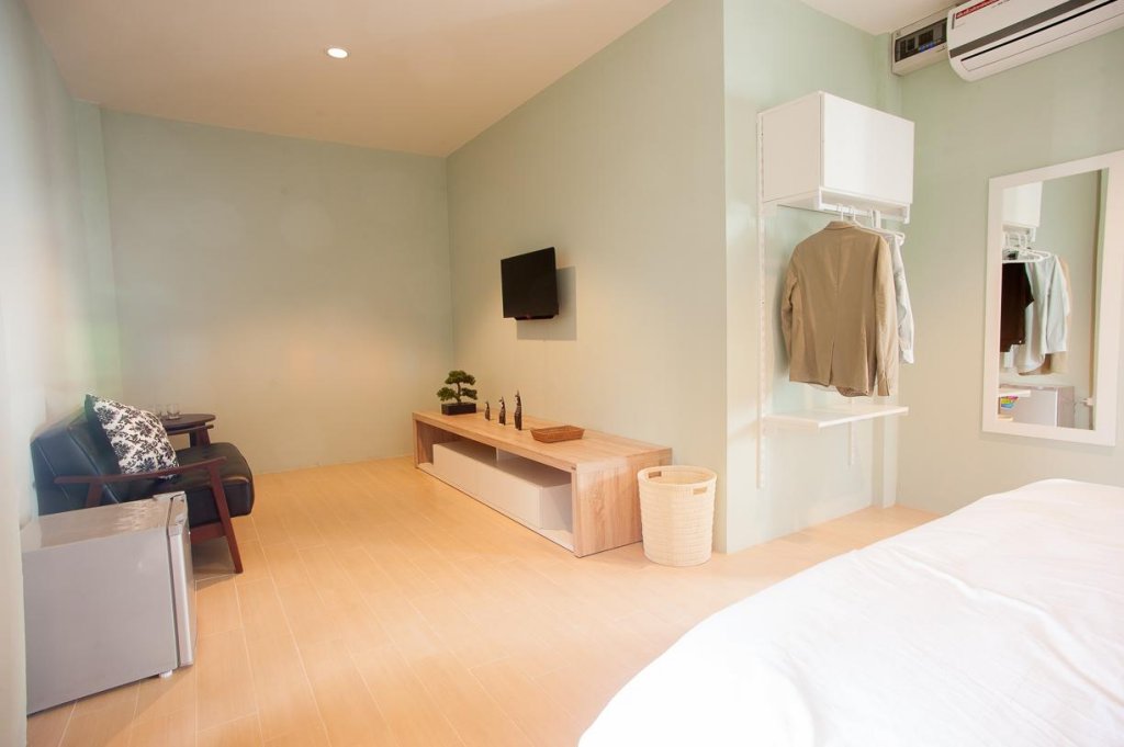 Фото Baan Ploy in - Adults Only - Hostel