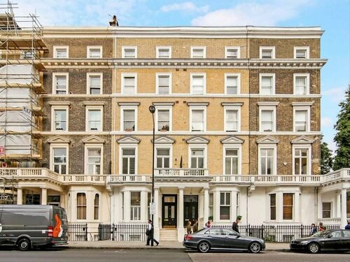 Luxurious 1br Period Property in Kensington