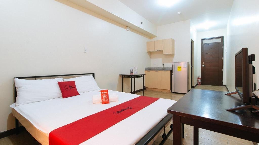 Фото RedDoorz Plus Near Bamboo Organ Las Piñas