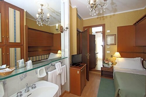 Гостиница Bellevue et Mediterranée в Диано-Марине