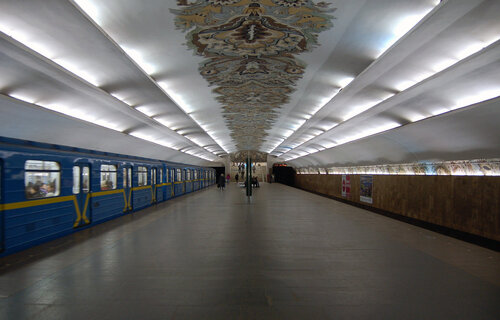 метро Минская (Киев, Минская площадь), станция метро в Киеве