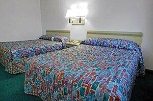 Red Carpet Inn Jeffersonville (United States Route 52), hotel