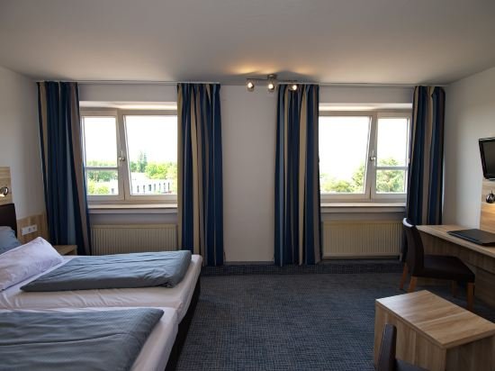 Фото Hotel Mecklenheide Hannover