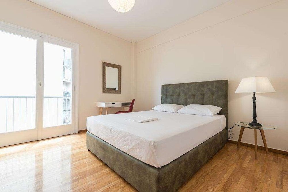 Фото Athens Crown Paradise Apartments