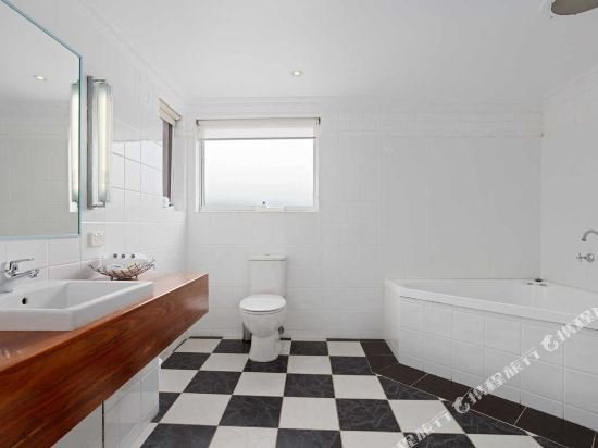 Фото Comfort Inn The International