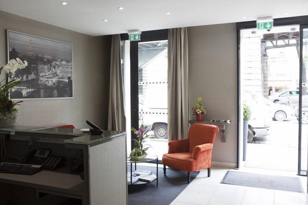 Фото Le Relais Saint Charles Paris