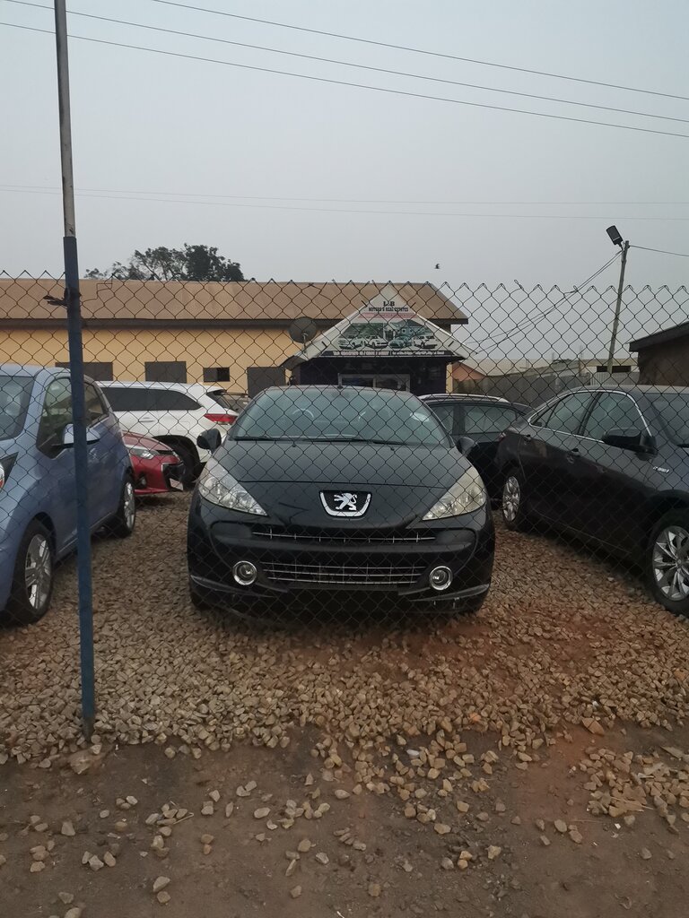 Car dealership Lb Motors and Real Estates, Kumasi, photo
