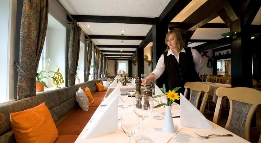 Фото Ferien- & Reitsport Hotel Brunnenhof