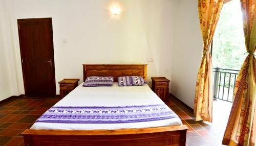 Hotel HikkaJayaSri Villa Peacock, Hikkaduwa, photo