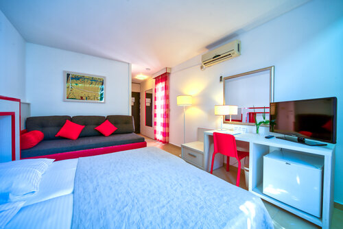 Гостиница Slovenska Plaža Resort в Будве