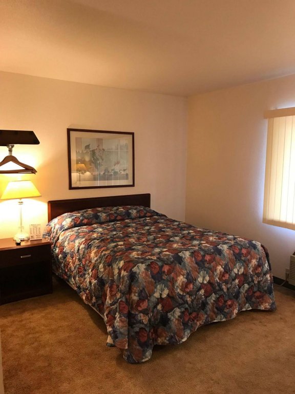 Фото McGoverns Hotel and Suites