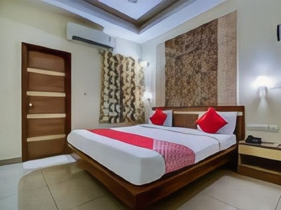 Фото Oyo 16127 Hotel Taurus