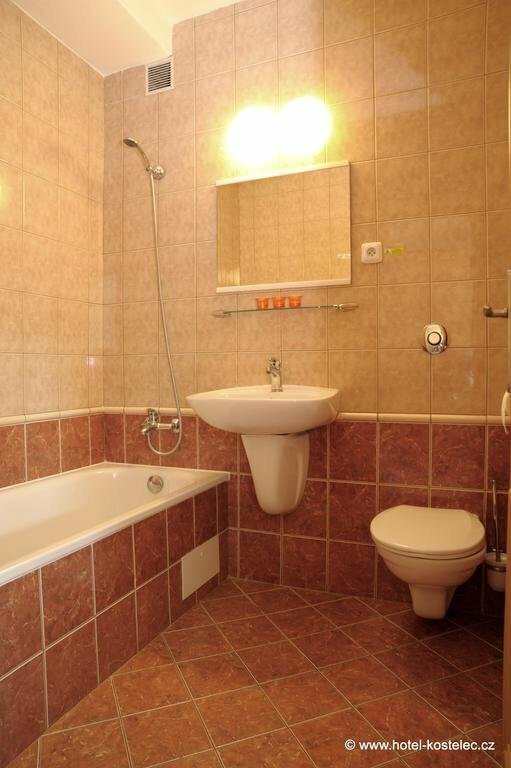 Гостиница Hotel Lázn? Kostelec