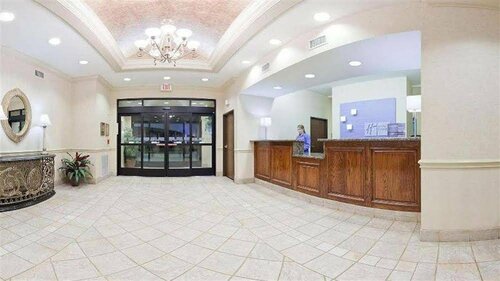 Гостиница Holiday Inn Express Hotel and Suites Nacogdoches, an Ihg Hotel в Лафкине