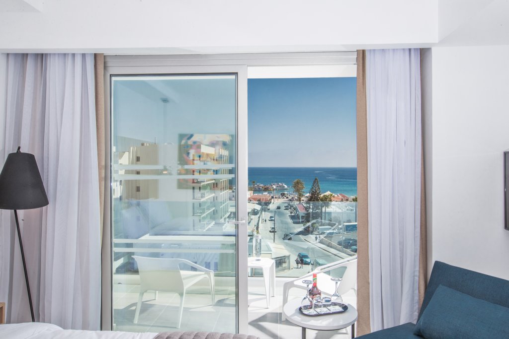 Фото The Blue Ivy Hotel and Suites