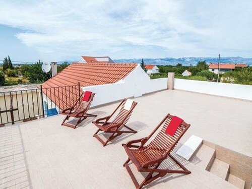 Жильё посуточно Attractive Holiday Home in Zadar With Private Swimming Pool