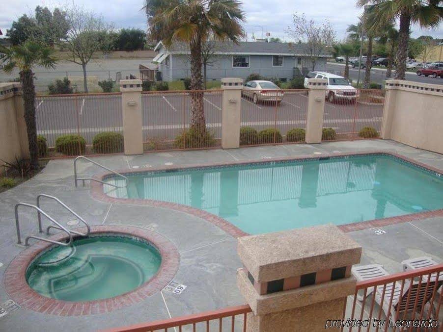 Фото Americas Best Value Inn Manteca