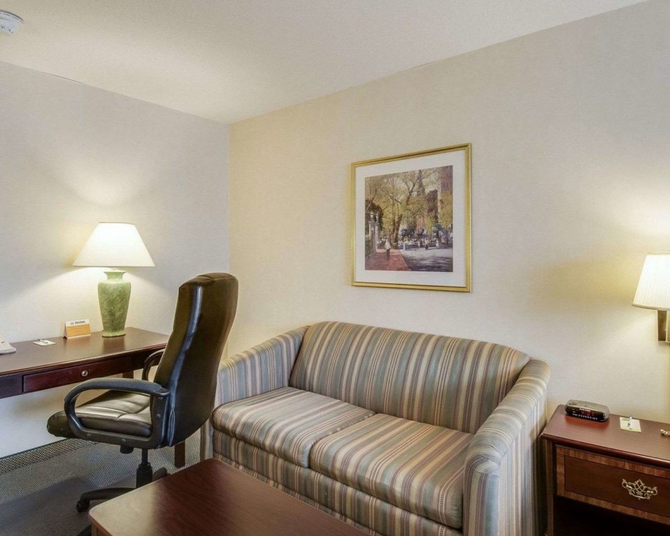 Фото Holiday Inn Express Plymouth, an Ihg Hotel