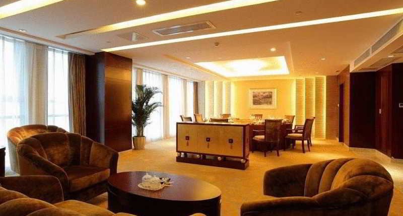 Фото Nanjing New Century Hotel