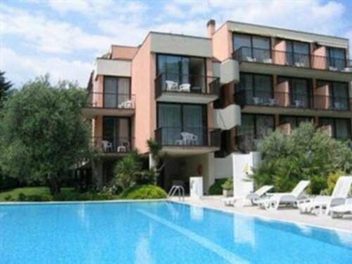 Внешний вид отеля Hotel Holiday Sport & Relax в Наго-Торболях, фото 1