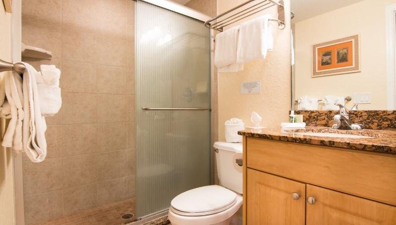 Фото Sunset Vistas Two Bedroom Beachfront Suites