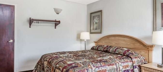 Фото Brentwood Inn & Suites