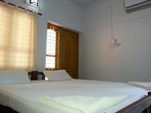 Фото Black Beach Resort