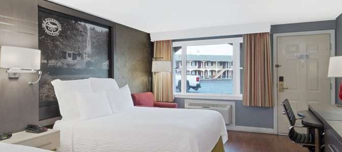 Фото Super 8 by Wyndham Sturbridge