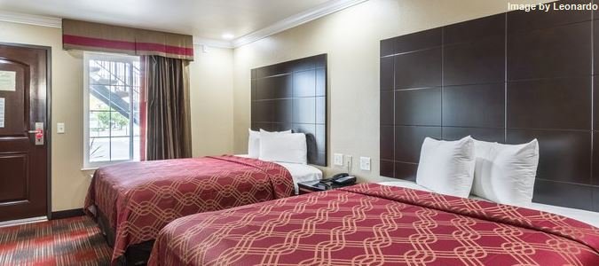 Фото Econo Lodge Inn & Suites Escondido Downtown