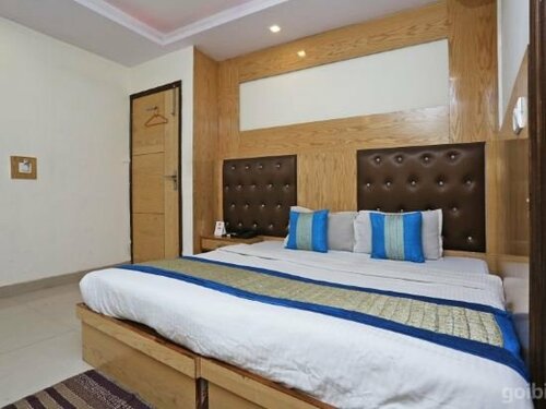 Гостиница Oyo 9233 Hotel Cottage Lord krishna в Дели