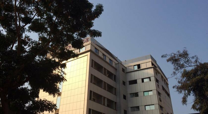 Hotel Piramide, Loanda, photo