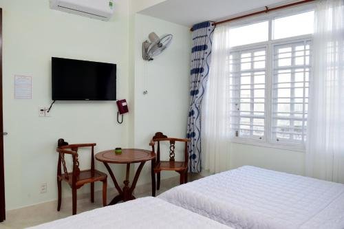 Фото Khach San Huong Giang