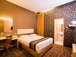 Гостиница Mine Home Hotel Kebon Kawung