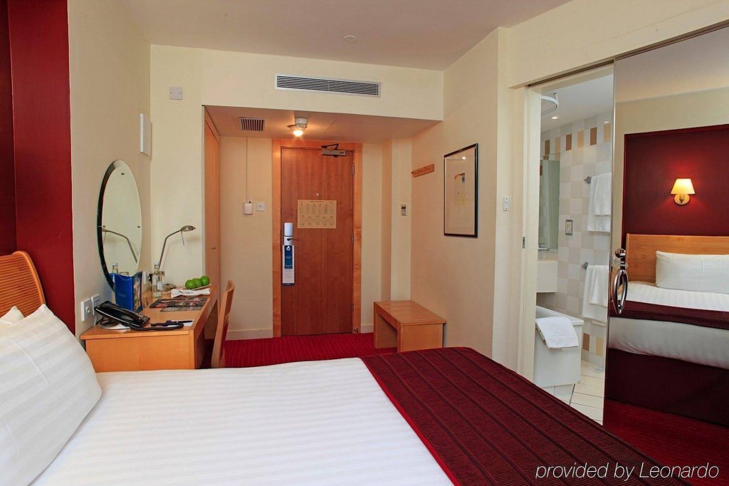 Фото Holiday Inn London - Kensington High St., an Ihg Hotel