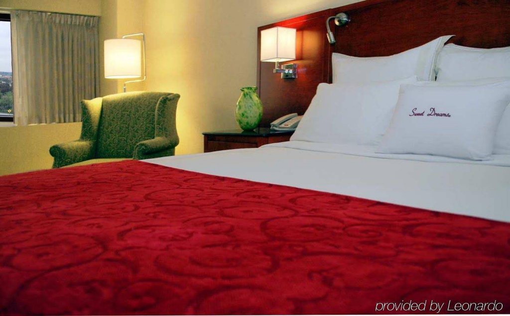 Фото DoubleTree by Hilton Los Angeles - Norwalk