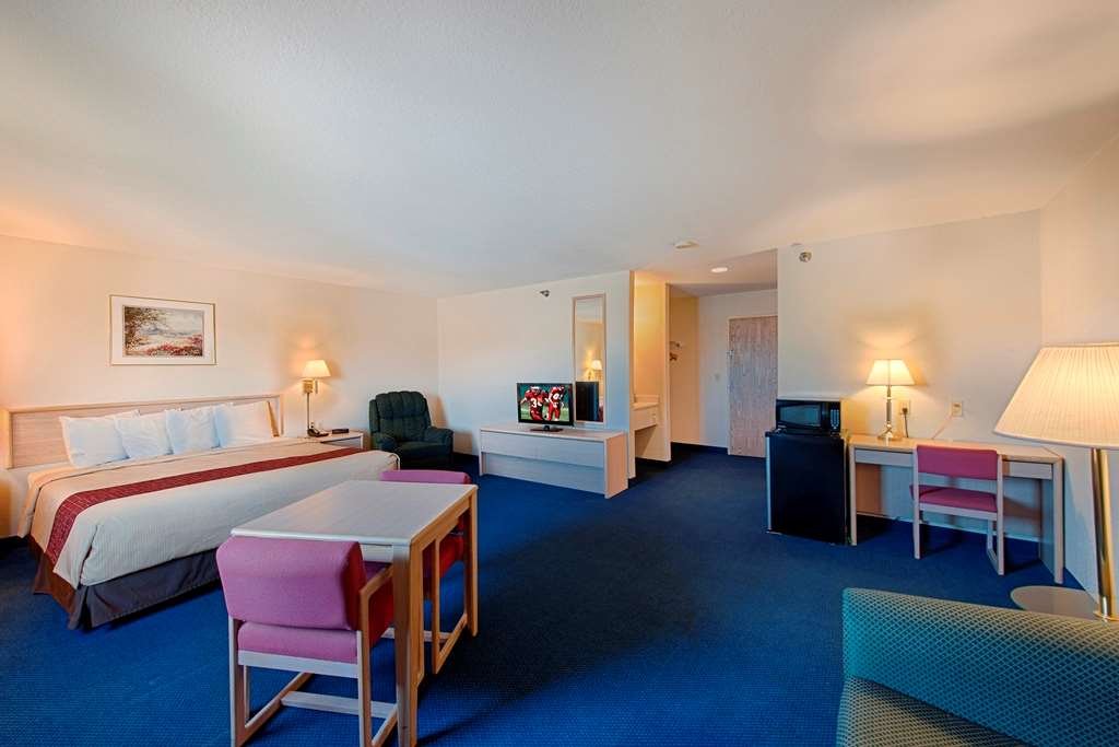 Фото Red Roof Inn Holton