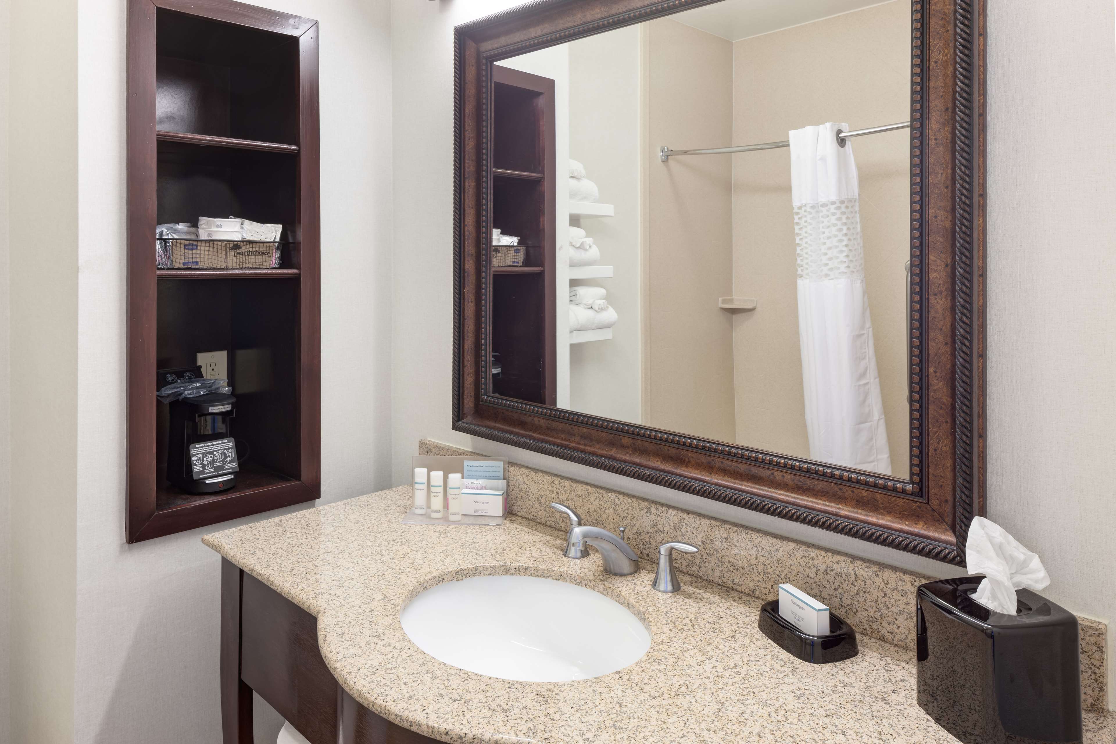 Фото Hampton Inn & Suites Ft. Worth-Burleson